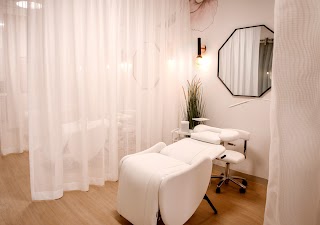 Kase Beauty Bar - Eyelash Extensions