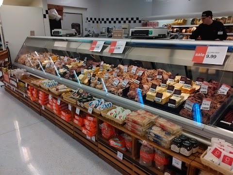 Hy-Vee Grocery Store