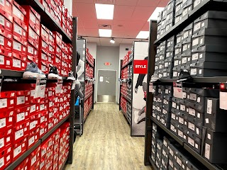 New Balance Factory Store Clinton