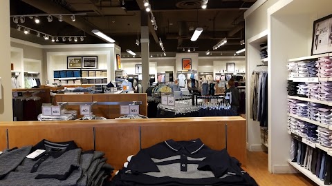 Banana Republic Factory Store