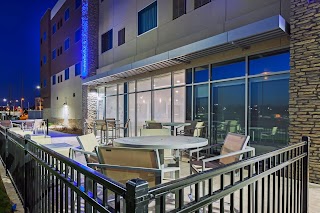 Holiday Inn Express & Suites Lenexa - Overland Park Area, an IHG Hotel