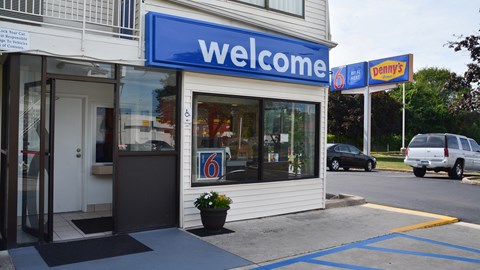 Motel 6 Southington, CT - Hartford