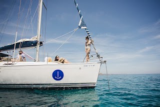 Menorca en Velero. Alquiler y excursiones en barco por Menorca.