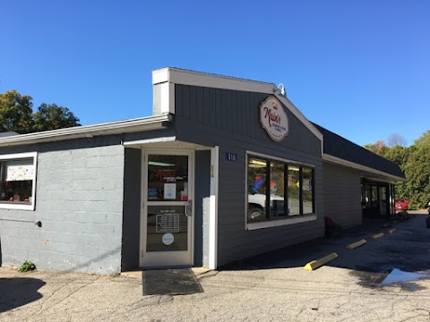 Main's Country Store and Grill