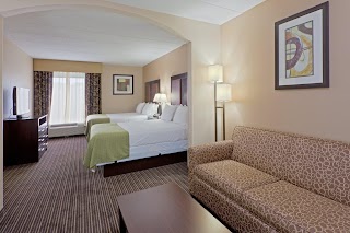 Holiday Inn Express & Suites Charleston-Southridge, an IHG Hotel