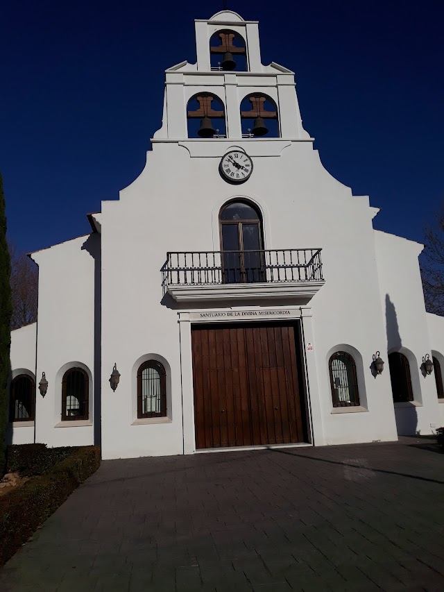 Iglesia de Pueblo Nuevo de Guadiaro Santuario de la Divina Misericordia