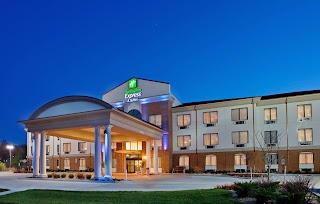 Holiday Inn Express & Suites St Charles, an IHG Hotel