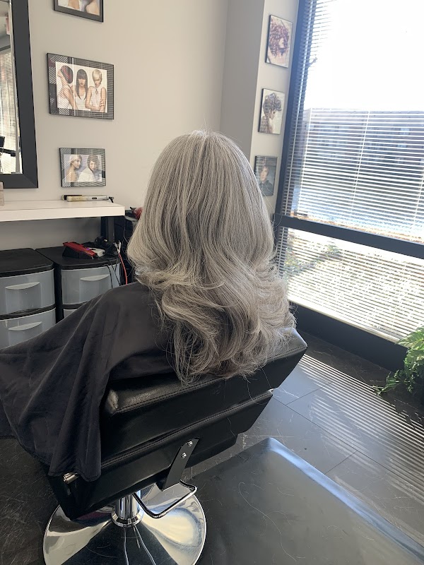 E Z Cuts Salon & Spa