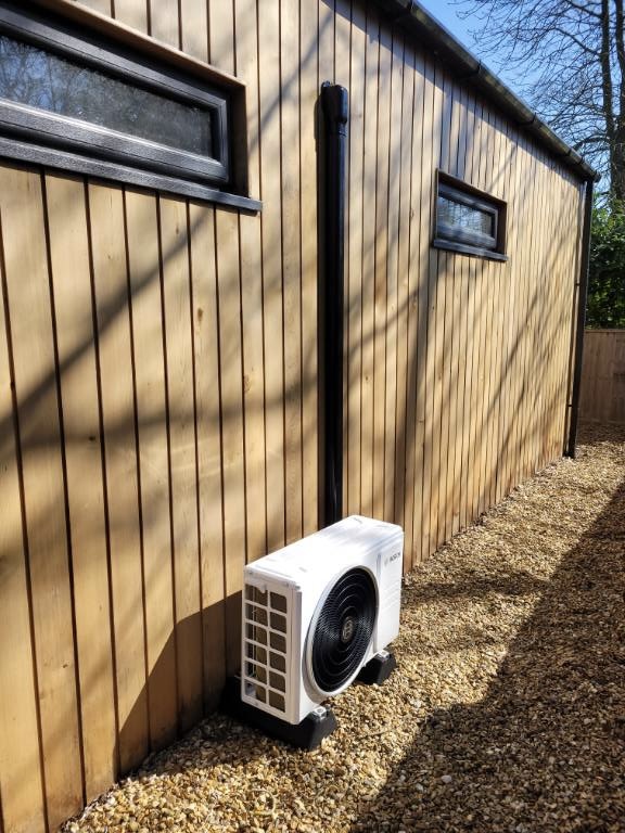 Lodge Plumbing & Heating Services Ltd in Unit 3a Whiting Wy, Melbourn, Royston SG8 6NA, UK - Plumbers featuring 