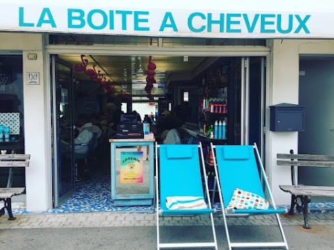 La Boîte À Cheveux en vacances du 11 au 27 Février.