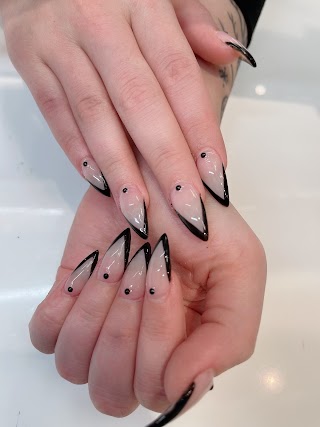 Polished Nails & Spa