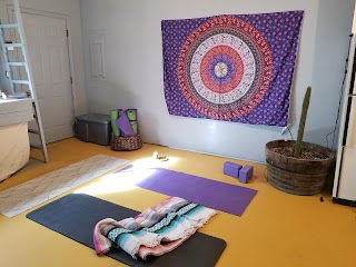 Goo Roo's Marketplace & Yoga Studio