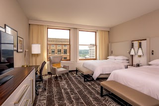 DoubleTree by Hilton Youngstown Downtown