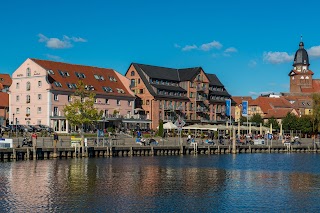 Hotel "Am Yachthafen" in Waren (Müritz)