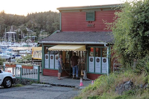 Photo of Island Pie - 11 Jack and Jill Place, Eastsound, WA 98245, USA