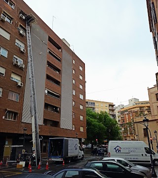 Plataformas Levante - Grúas de elevación por fachada para Material Reformas y Muebles