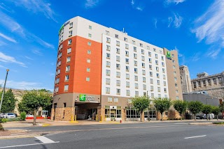 Holiday Inn Express Philadelphia - Penns Landing, an IHG Hotel