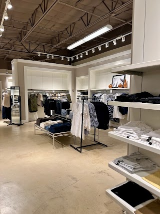 Banana Republic Factory Store