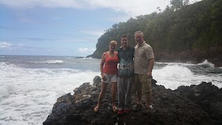 Onomea Bay Cliffside Cottage