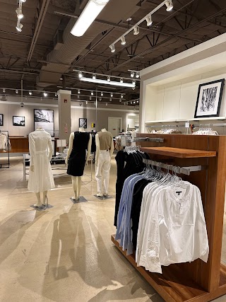 Banana Republic Factory Store