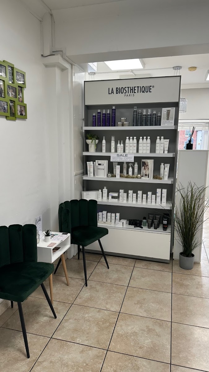 Trevor Mitchell with Chez Gerrard Hair & Beauty in 15A Market Pl, Romsey SO51 8NA, UK - Beauty Salons And Hairdressers featuring Restroom