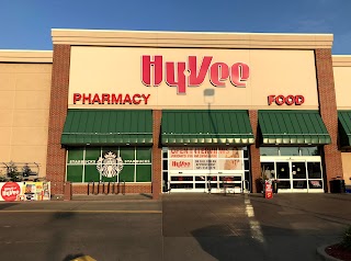 Hy-Vee Grocery Store