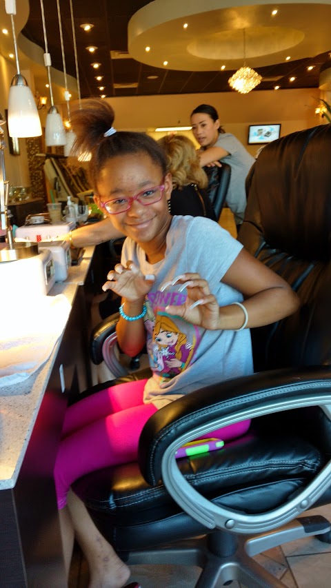 Photo of Deluxe Nails - 17200 Chenal Parkway, Little Rock, AR 72223, USA
