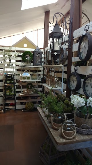 Reynolds Farms Nursery and Country Garden Center