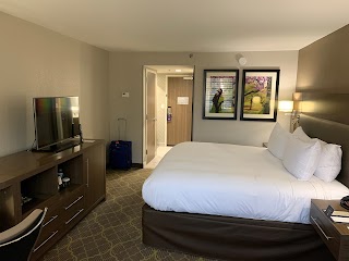 DoubleTree by Hilton Winston Salem - University