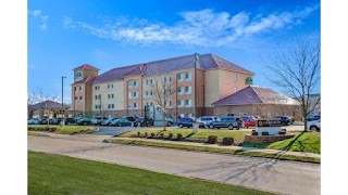 La Quinta Inn & Suites by Wyndham Indianapolis Airport West