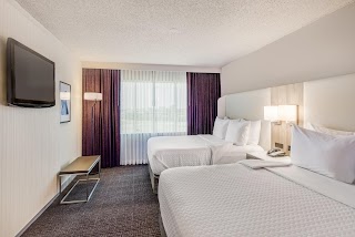 Crowne Plaza Suites Arlington, an IHG Hotel