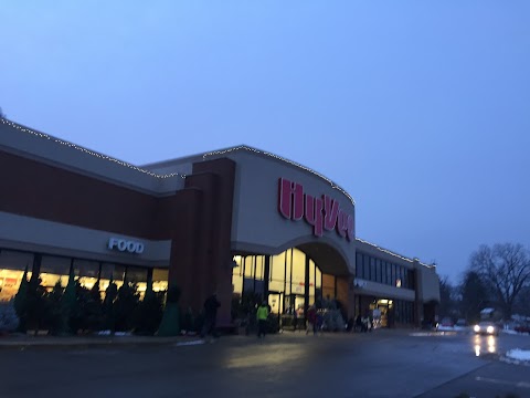 Hy-Vee Grocery Store