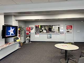 Dan's Service Center