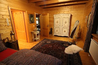 Malerisches Holzhaus "Coco" mit Kamin, Sauna und offener Galerie