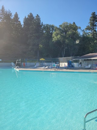 Bowers Mansion Pool