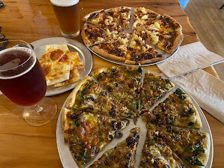 The Madrone - Brick Fire Pizza and Taphouse