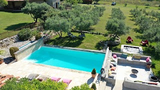 La Font de Counet: Maison de vacances de charme, avec piscine et spa, à la campagne dans le Luberon, Alpes-de-Haute-Provence