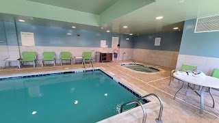 Holiday Inn Express & Suites Richwood - Cincinnati South, an IHG Hotel