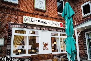 Zur Gnutzer Mühle