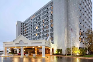 DoubleTree by Hilton Hotel St. Louis - Westport