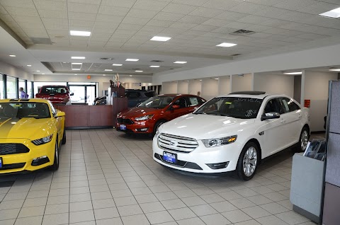 Photo of Kunes Ford of East Moline - 1900 Avenue Of The Cities, East Moline, IL 61244, USA