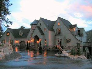 Arrowhead Manor Inn and Event Center At Castle Colorado