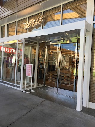 American Eagle & Aerie Store