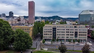 Lundquist College of Business, University of Oregon