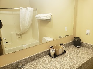 Grand View Inn & Suites