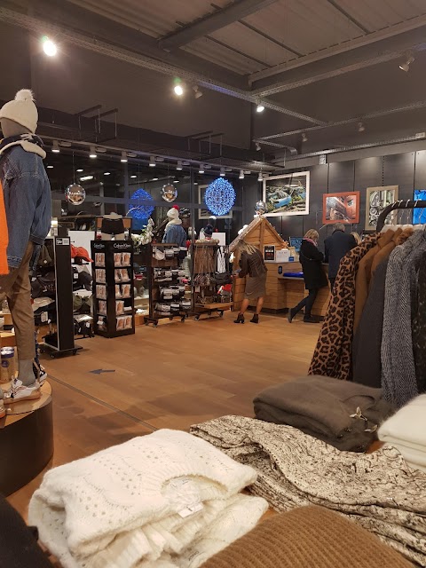 Sud-access Concept-Store Montélimar