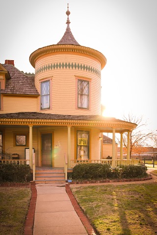 Moore-Lindsay Historical House Museum