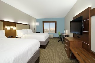 Holiday Inn Express & Suites Columbus North, an IHG Hotel