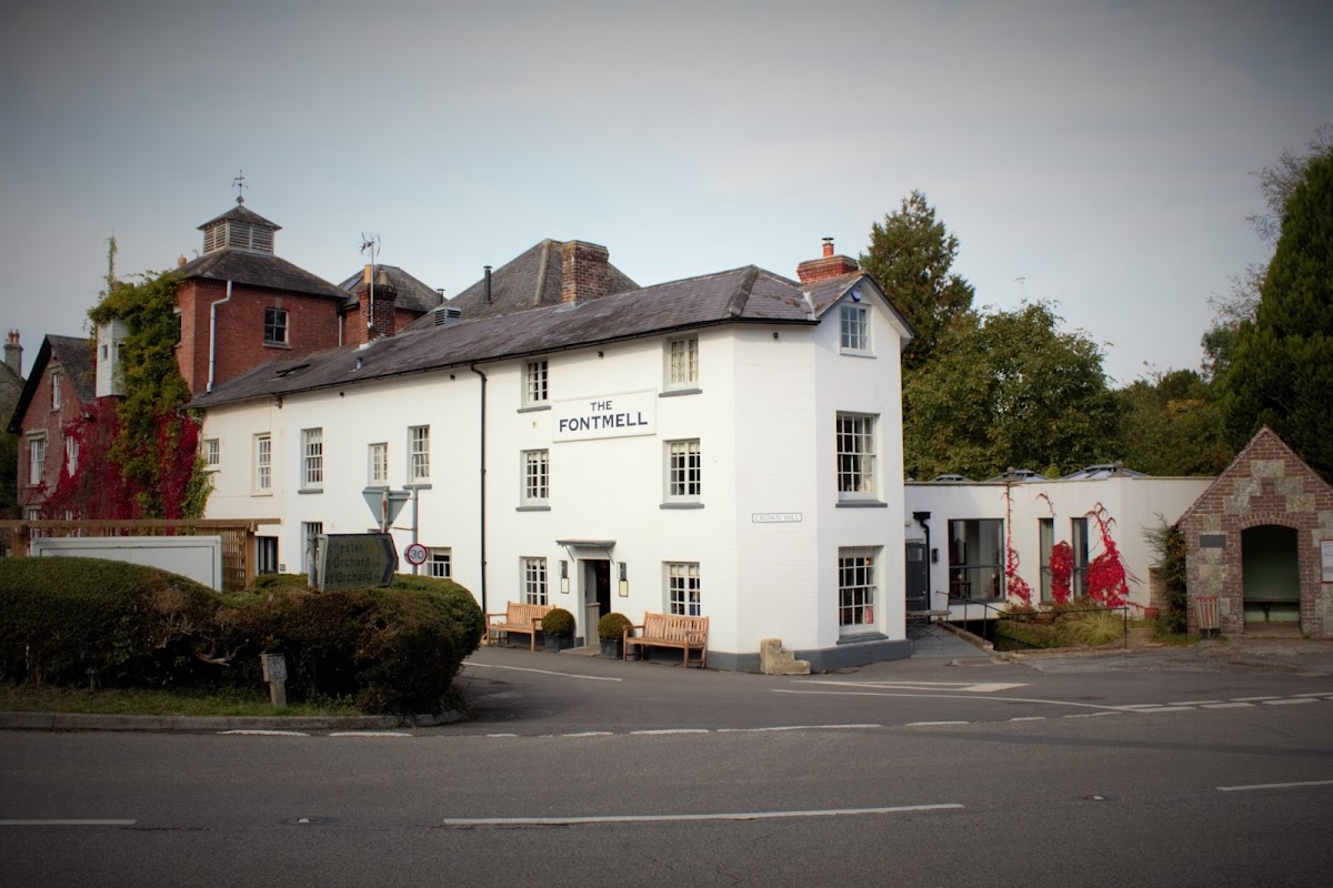 The Fontmell in Fontmell Magna, Shaftesbury SP7 0PA, UK - Restaurants featuring Dine-In, Serves Beer, Serves Wine, Takeout, Outdoor Seating, Restroom, Good for Children, Cocktails