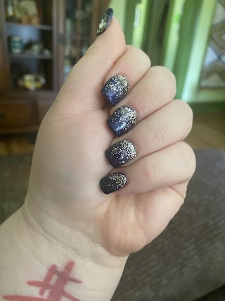 Em's Nails Bar